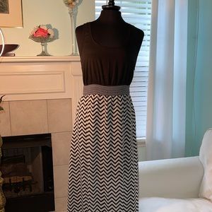 Charming Charlie Tank Dress. Chevron print full length Size Junior M